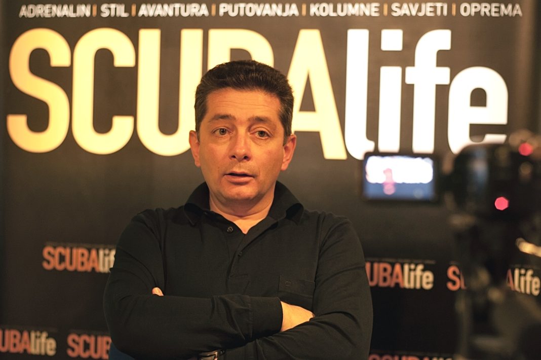 Doktor Mario Franolić specijalist je hitne medicine, liječnik podvodne i hiperbarične medicine, mentor u Zavodu za podvodnu i hiperbaričnu medicinu KBC Rijeka i pročelnik HGSS stanice Pula