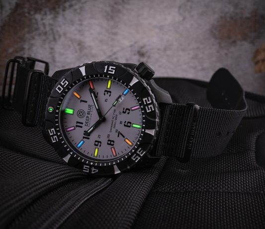 Deep Blue DayNight Diver Deep Blue DayNight Diver