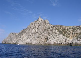 Talijani s ronilačkim bocama love ribe na Palagruži