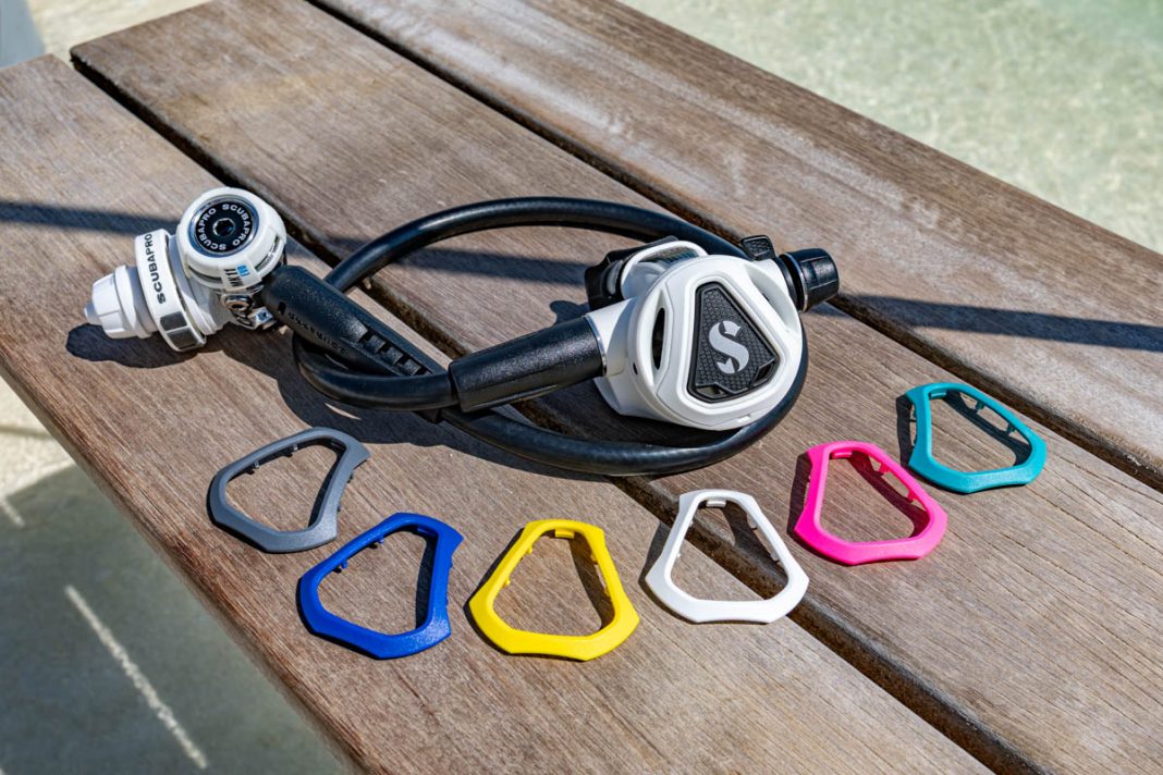 Scubapro C370 s izmjenjivim okvirima u boji