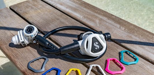 Scubapro C370 s izmjenjivim okvirima u boji